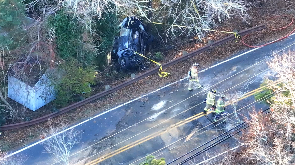 Police: 21-year-old man dies in Cape Cod crash