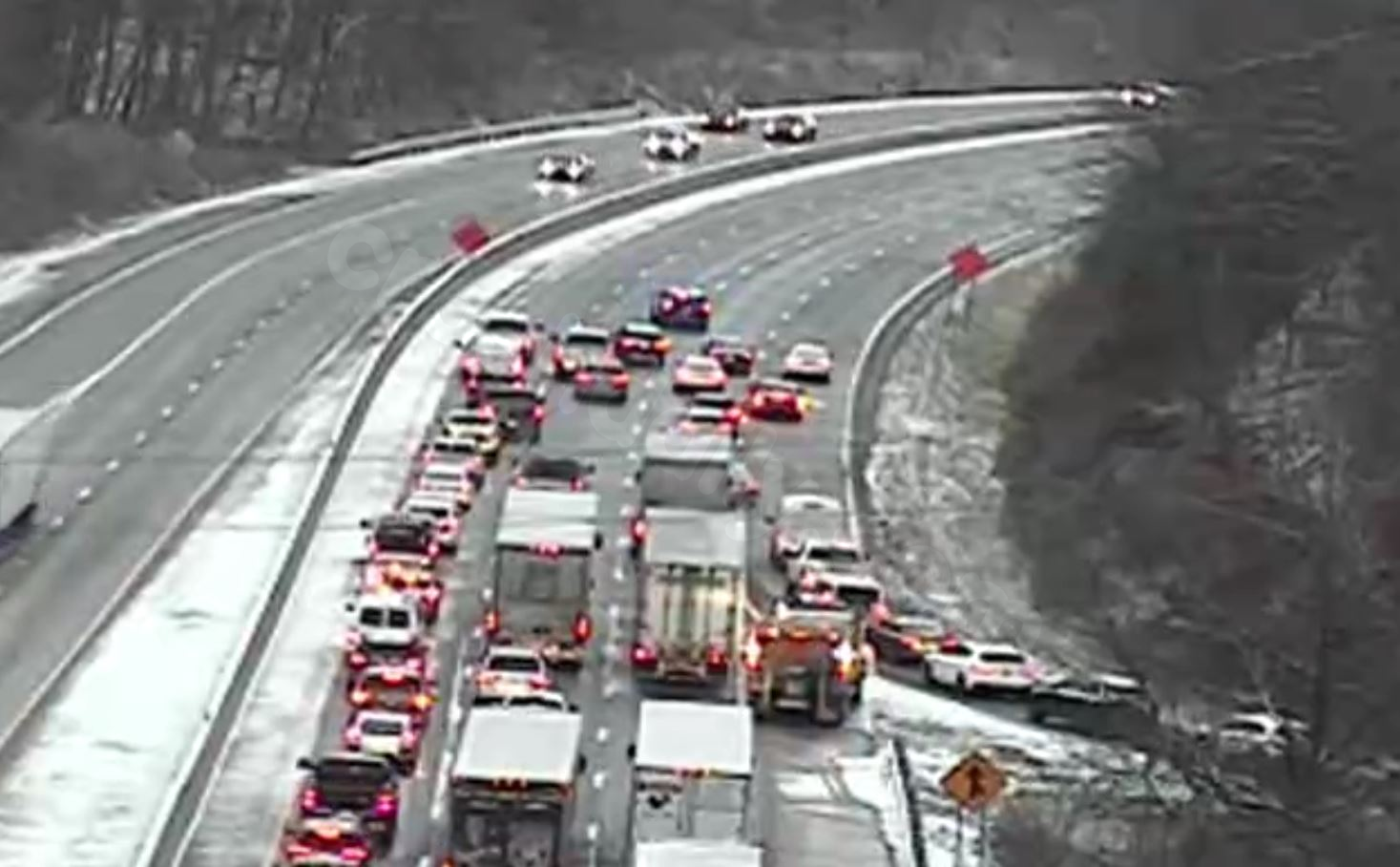I-64 East near Huntington closed due to multi-vehicle accident