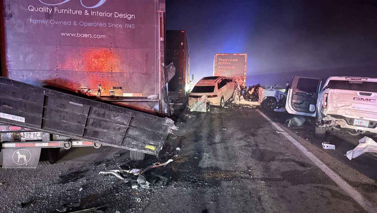 Deadly 7-car collision closes I-75 in Collier County for hours