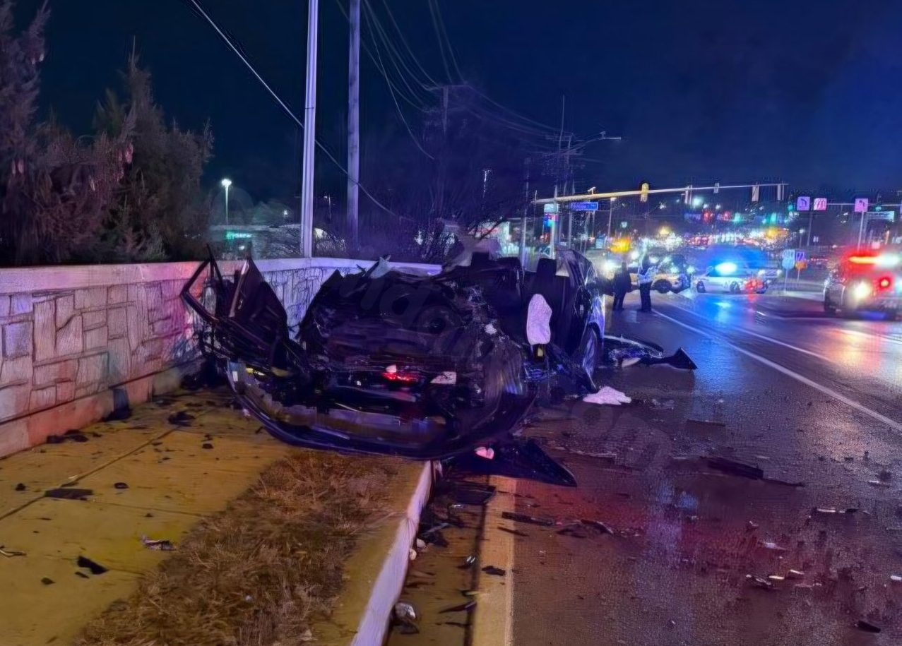 2 people injured in 3-vehicle collision in Montgomery County