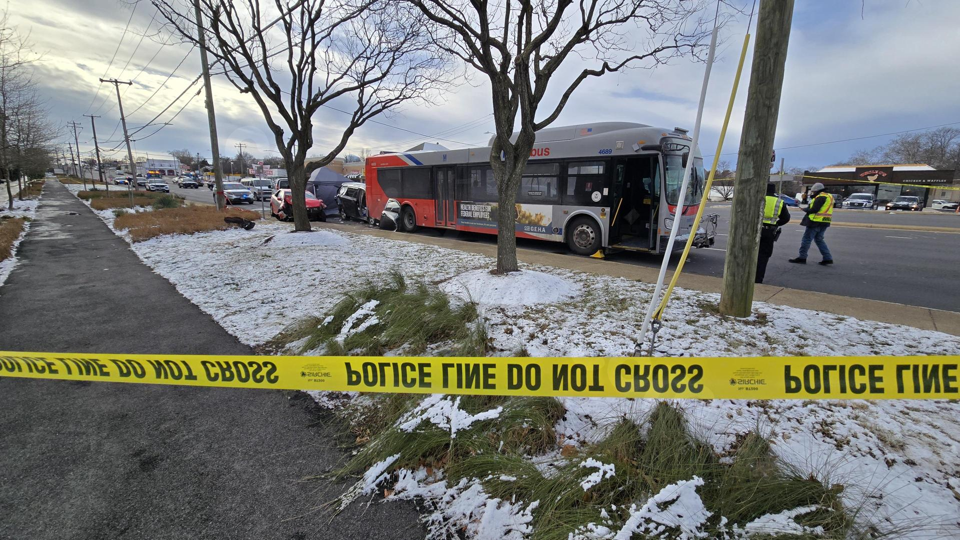 NTSB probes fatal crash involving taxi, Metrobus, minivan in Fairfax County