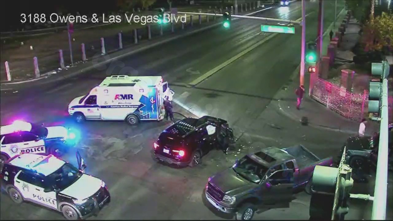 Intersection in central Las Vegas closed due to multi-car collision