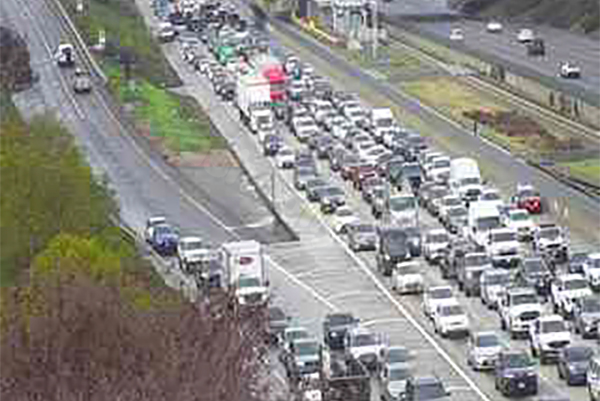 Deadly accident obstructs traffic on Highway 4 towards Antioch