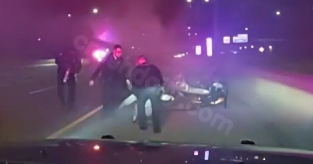 Video shows Oak Brook police rescuing driver trapped in car fire