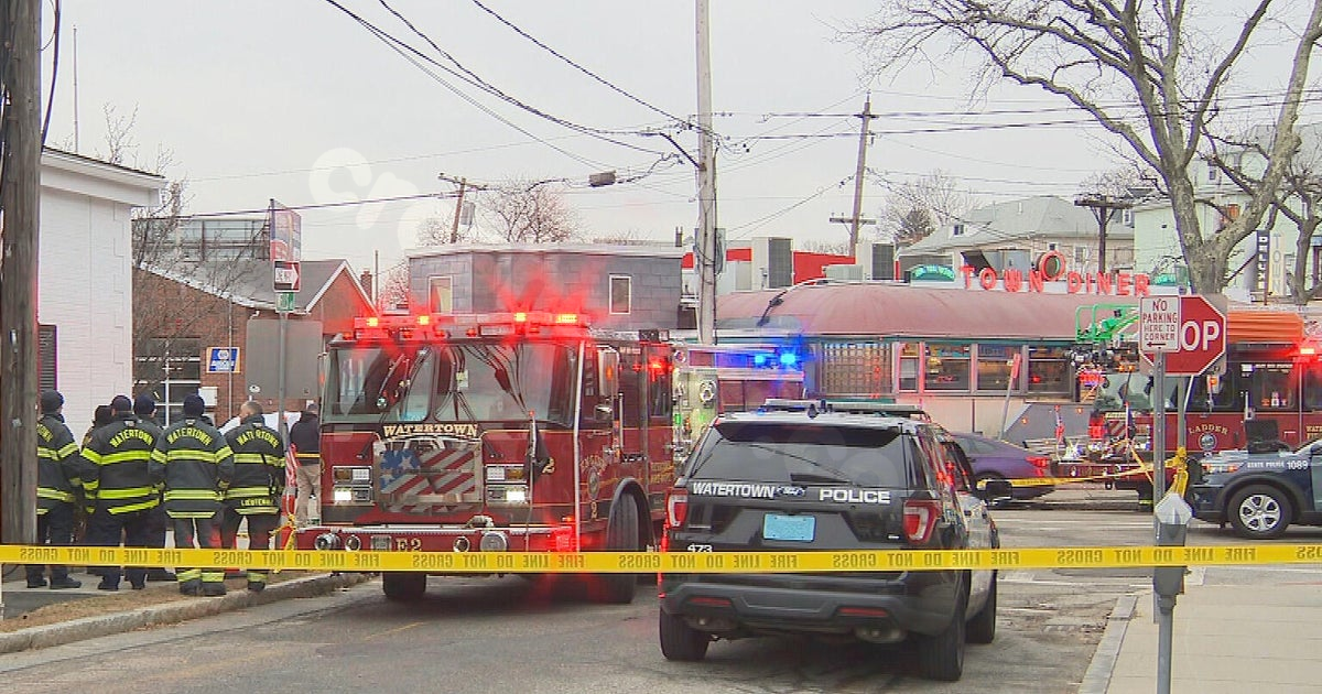 Fatal car crash near busy restaurant claims two lives