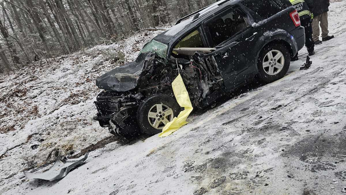 Multiple people hurt in collision involving car and tractor-trailer on Powers Road in Temple