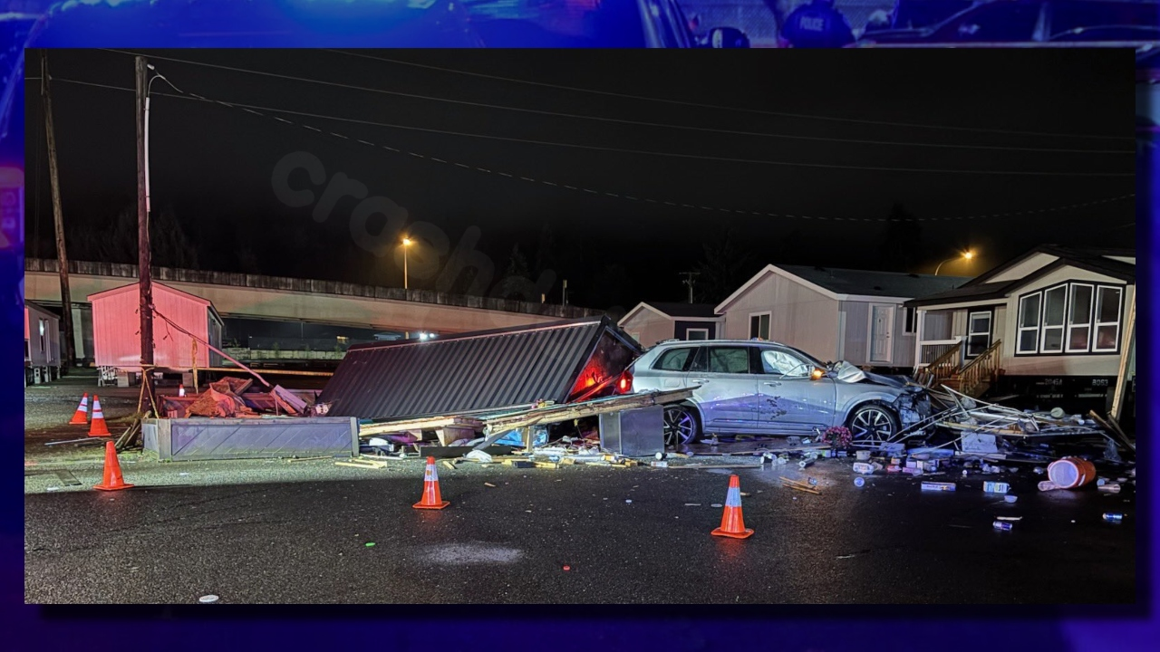 Car crash at coffee stand injures 4 in Kitsap County, Washington