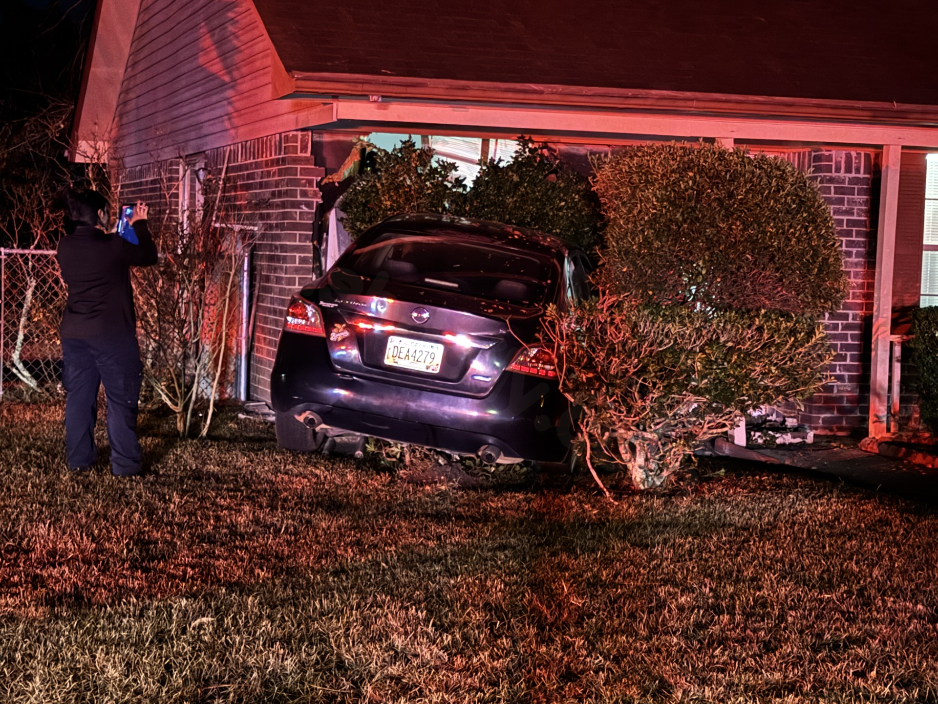 Vehicle collides with home in Hinesville