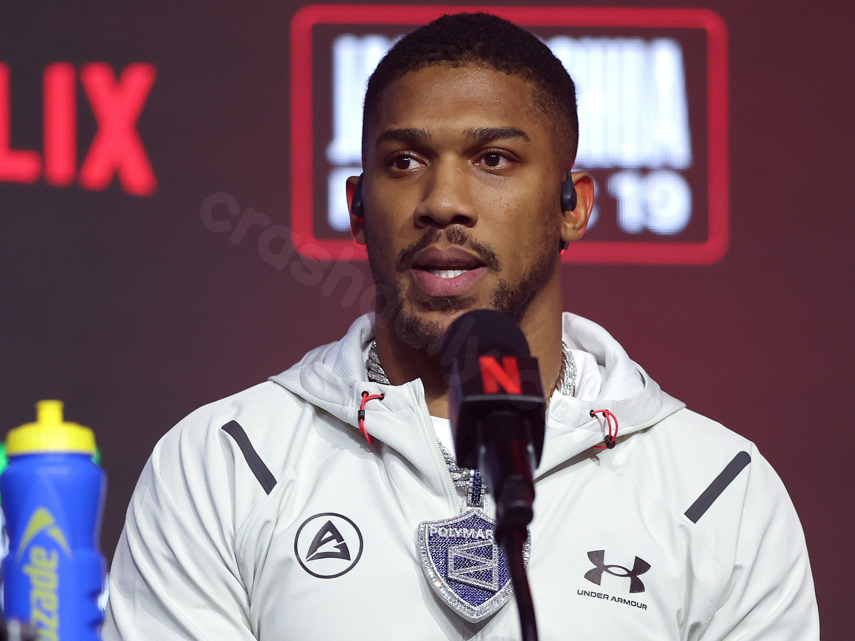 Anthony Joshua hurt in car crash, two fatalities