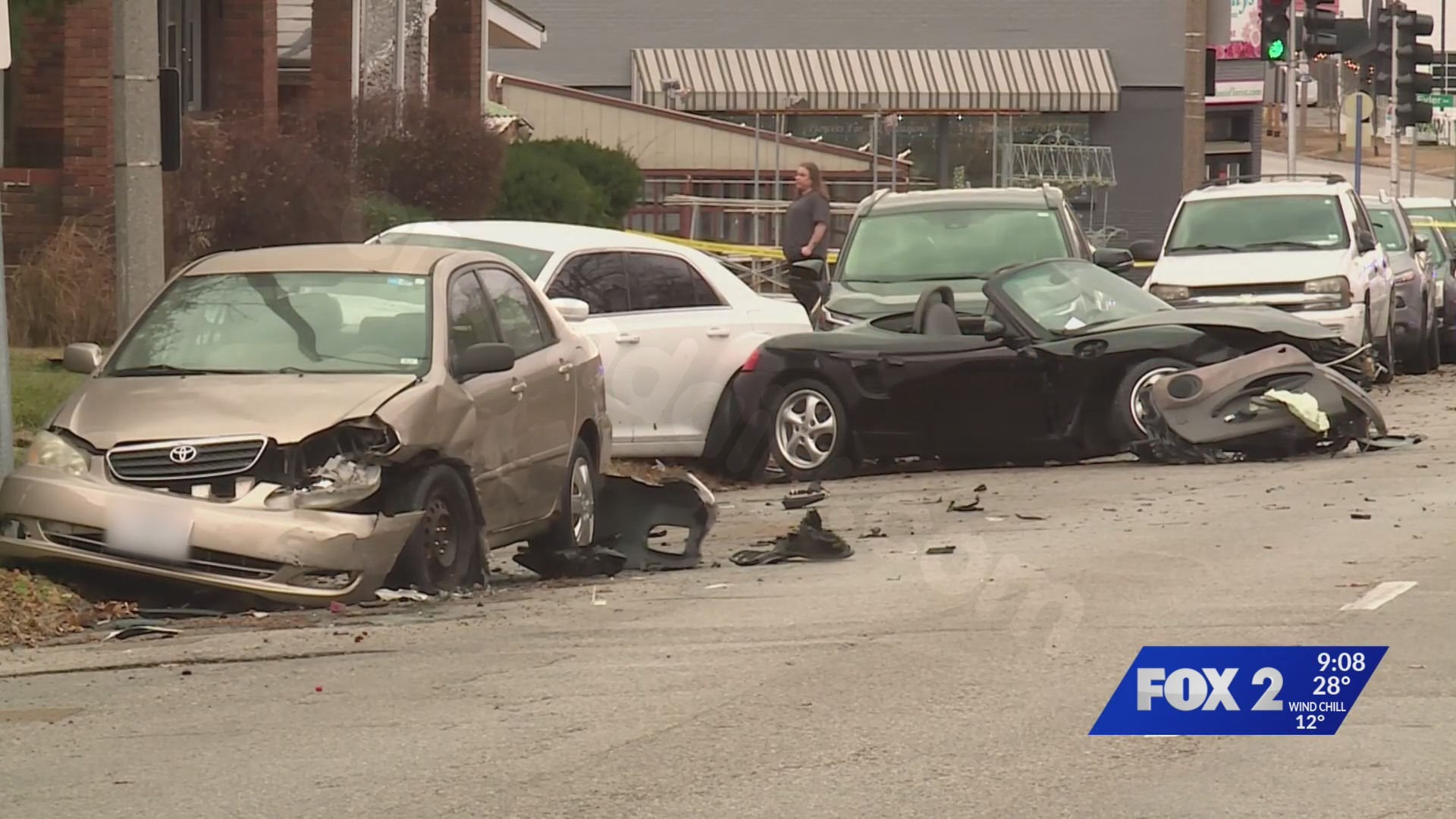 Fatal crash in southern St. Louis involves multiple vehicles