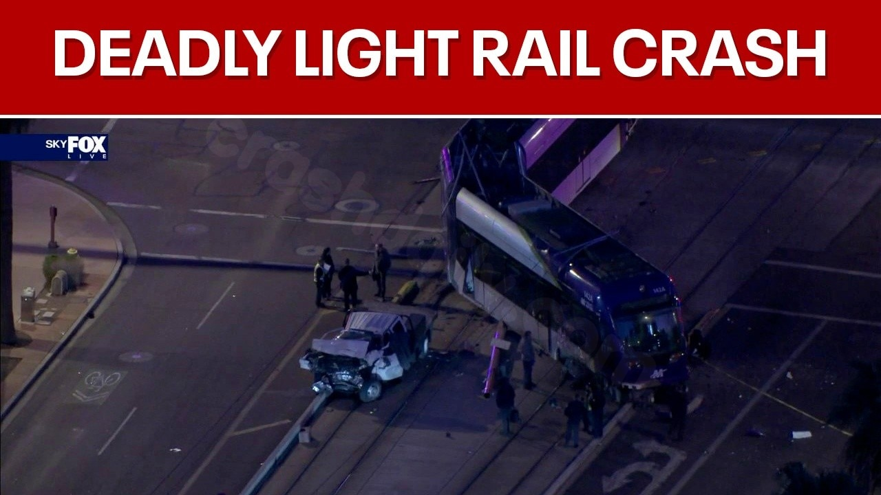 1 fatality, 4 injured in Phoenix light rail collision