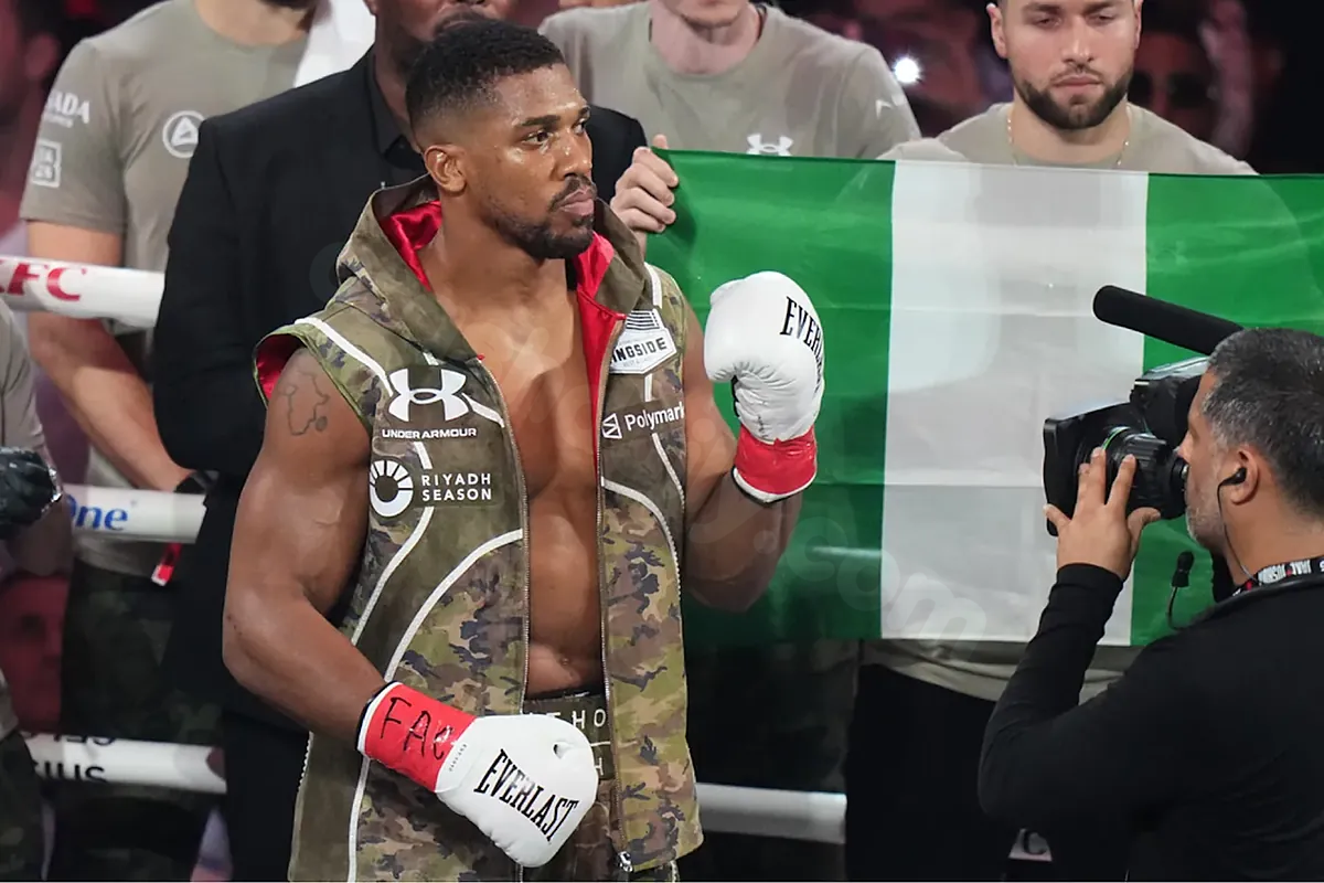 Friends Anthony Joshua witnessed die in a tragic car crash