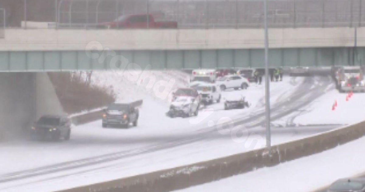 Multiple car accidents on I-75 in Metro Detroit