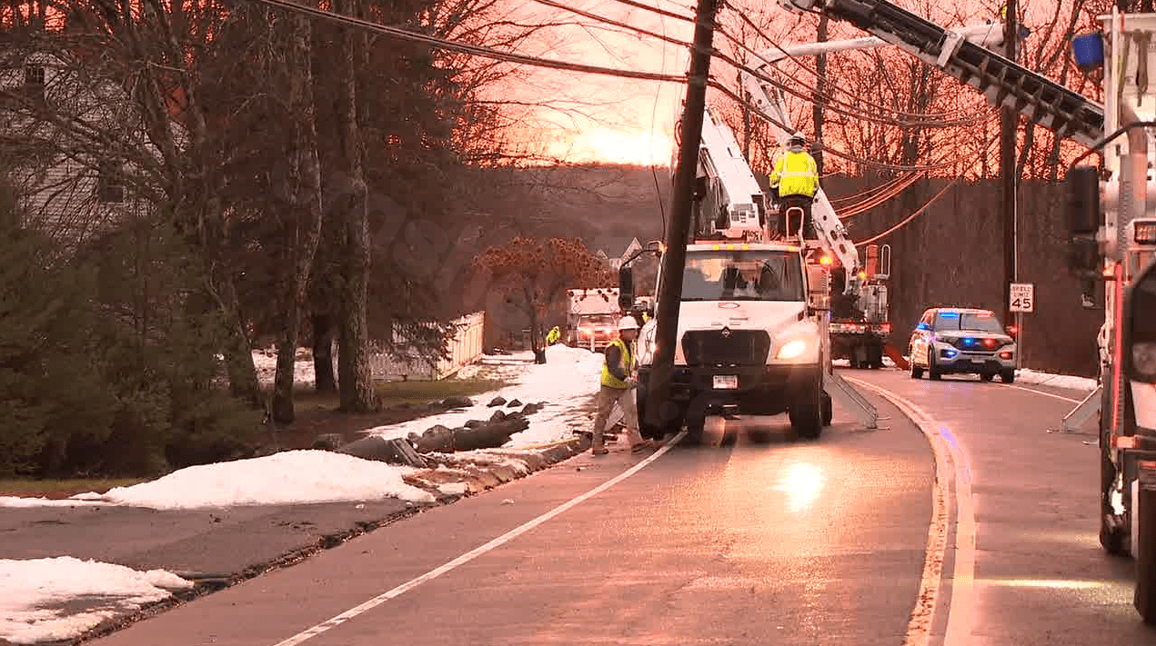 Road closure on Hebron Avenue in Glastonbury due to accident.