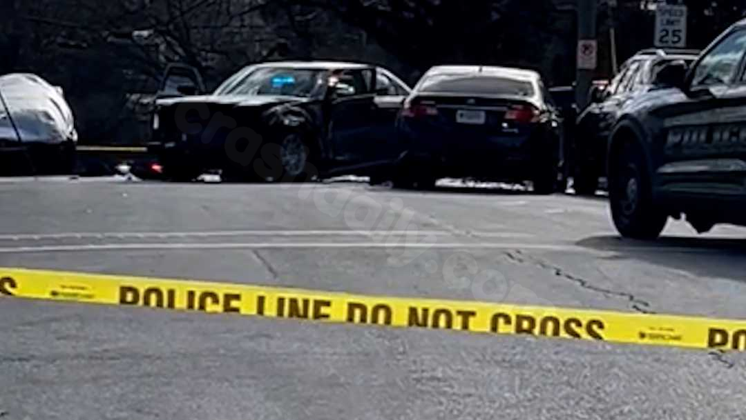 Man dies from gunshot injuries and collision, according to district attorney