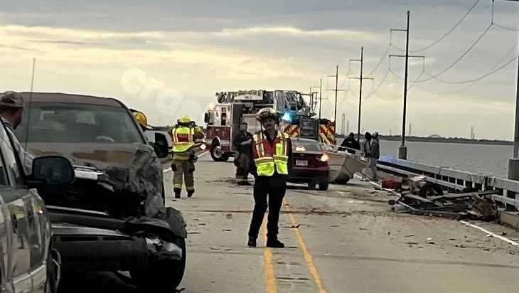 Bridge on Highway 11 shut down after multiple-vehicle collision