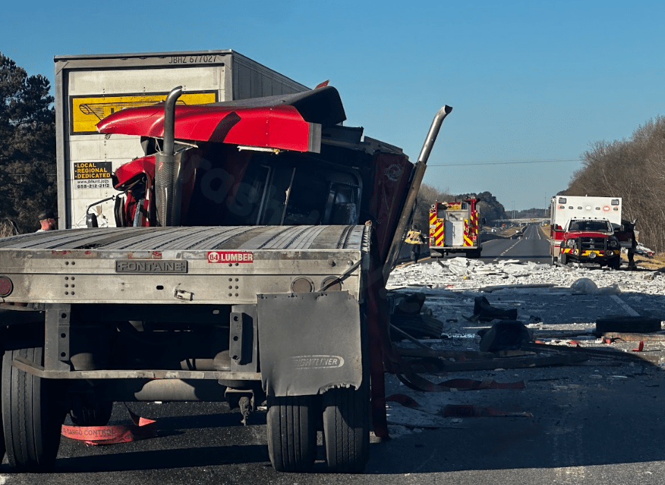 Traffic on I-20 near Kilgore stopped due to multiple semi-truck collision