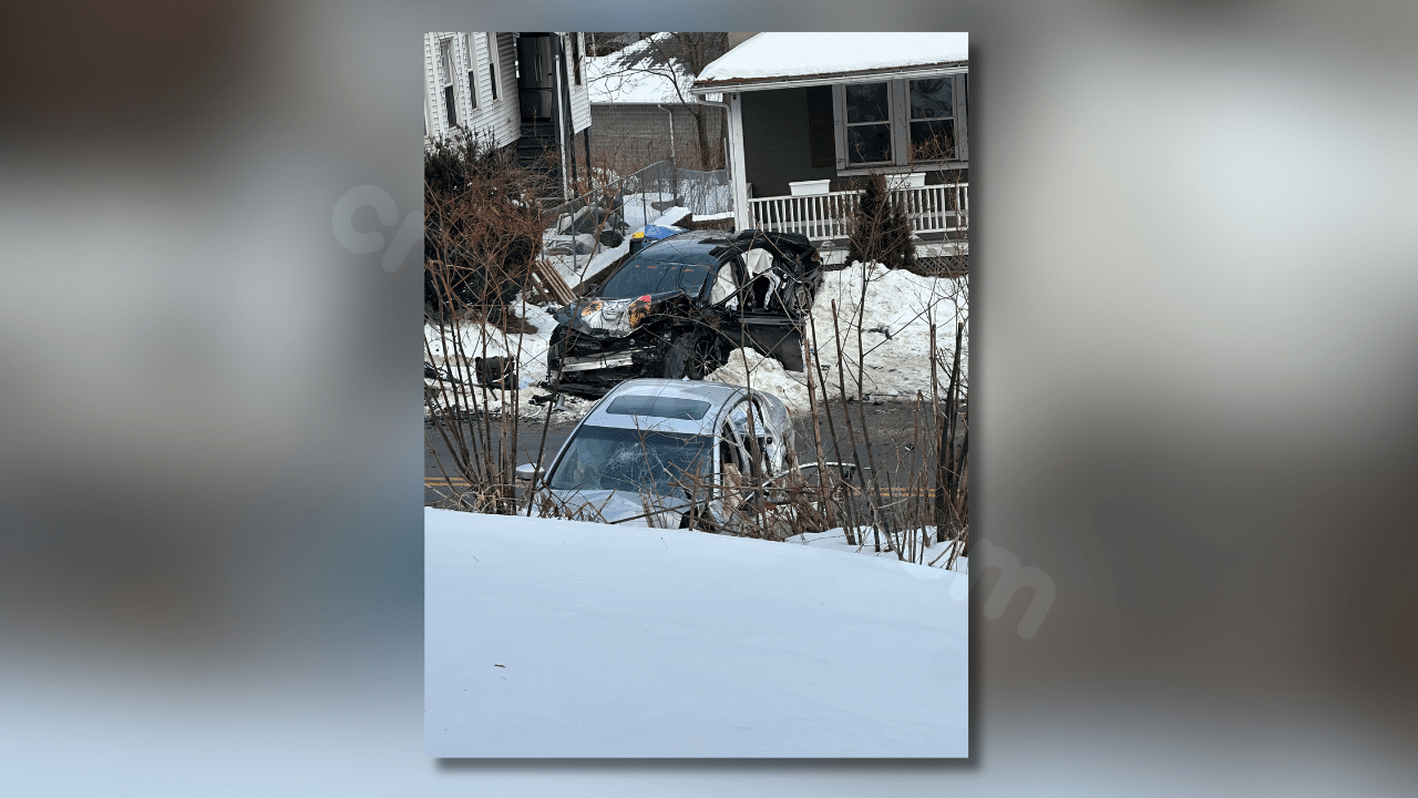 Waterbury crash injures 3 adults, 2 children