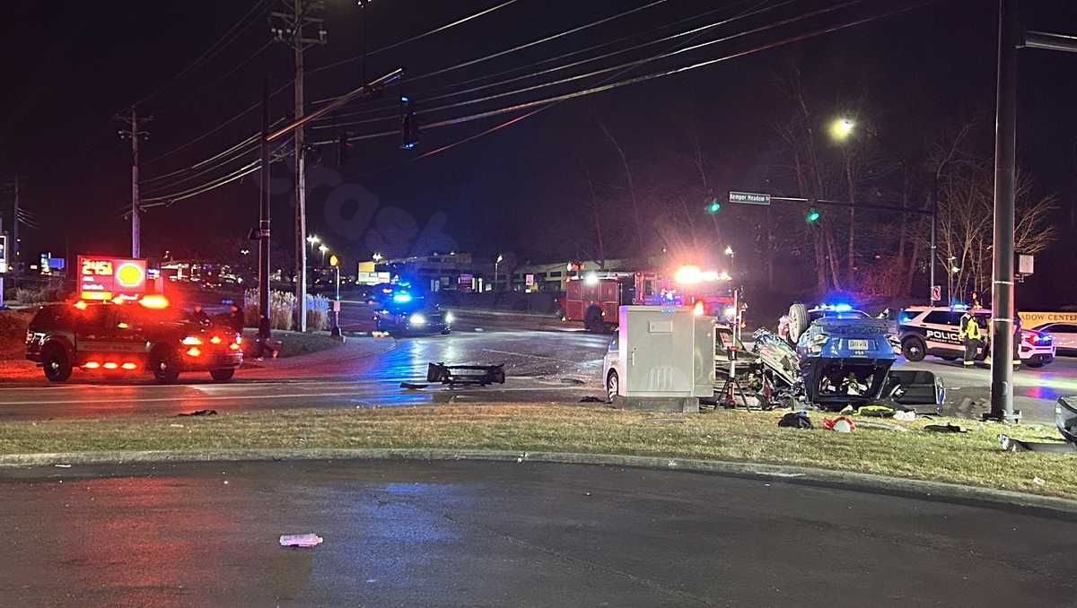 1 fatality in Forest Park intersection crash with 3 vehicles