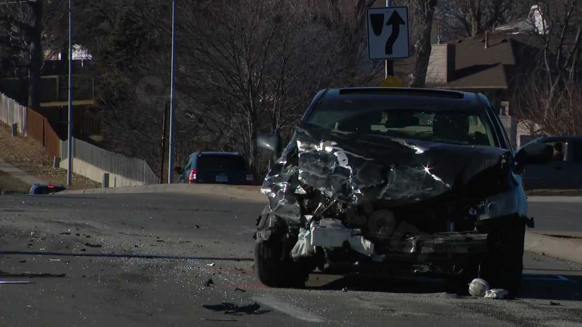 Fatal crash prompts police investigation, intersection closure