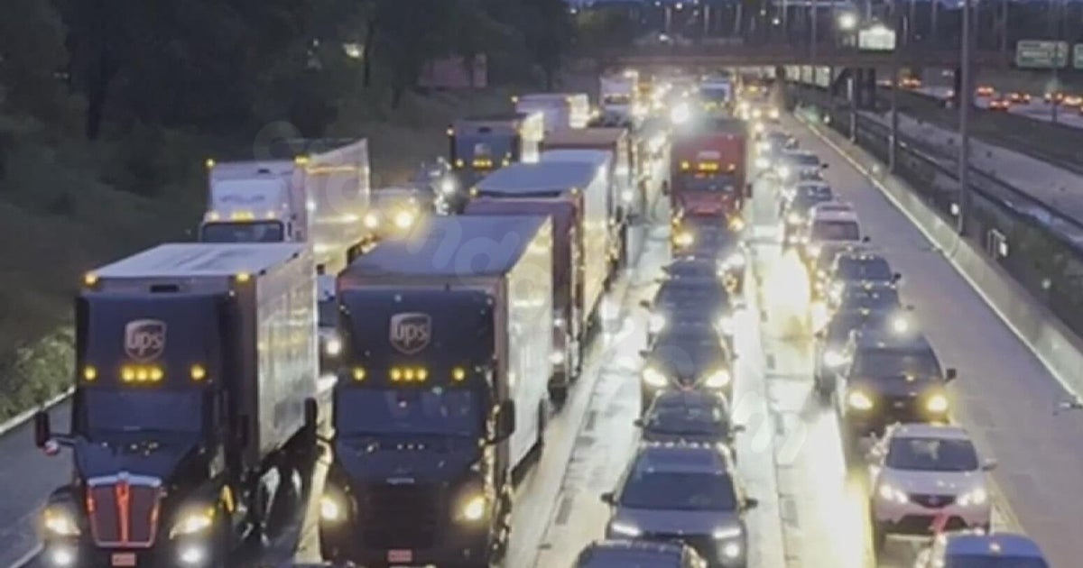 Accident closes eastbound lanes of Eisenhower Expressway; injuries confirmed