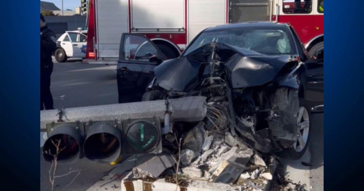 San Francisco car accident sends 3 to hospital
