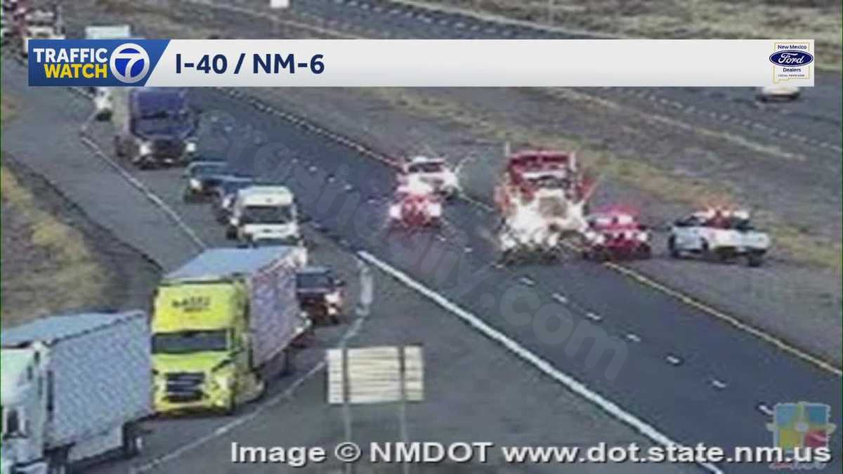 Fatal crash causes closure of I-40 near Albuquerque