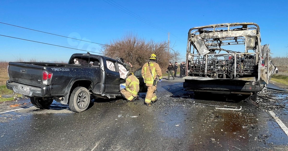 Deadly crash in Northern California as pickup truck collides head-on with bus