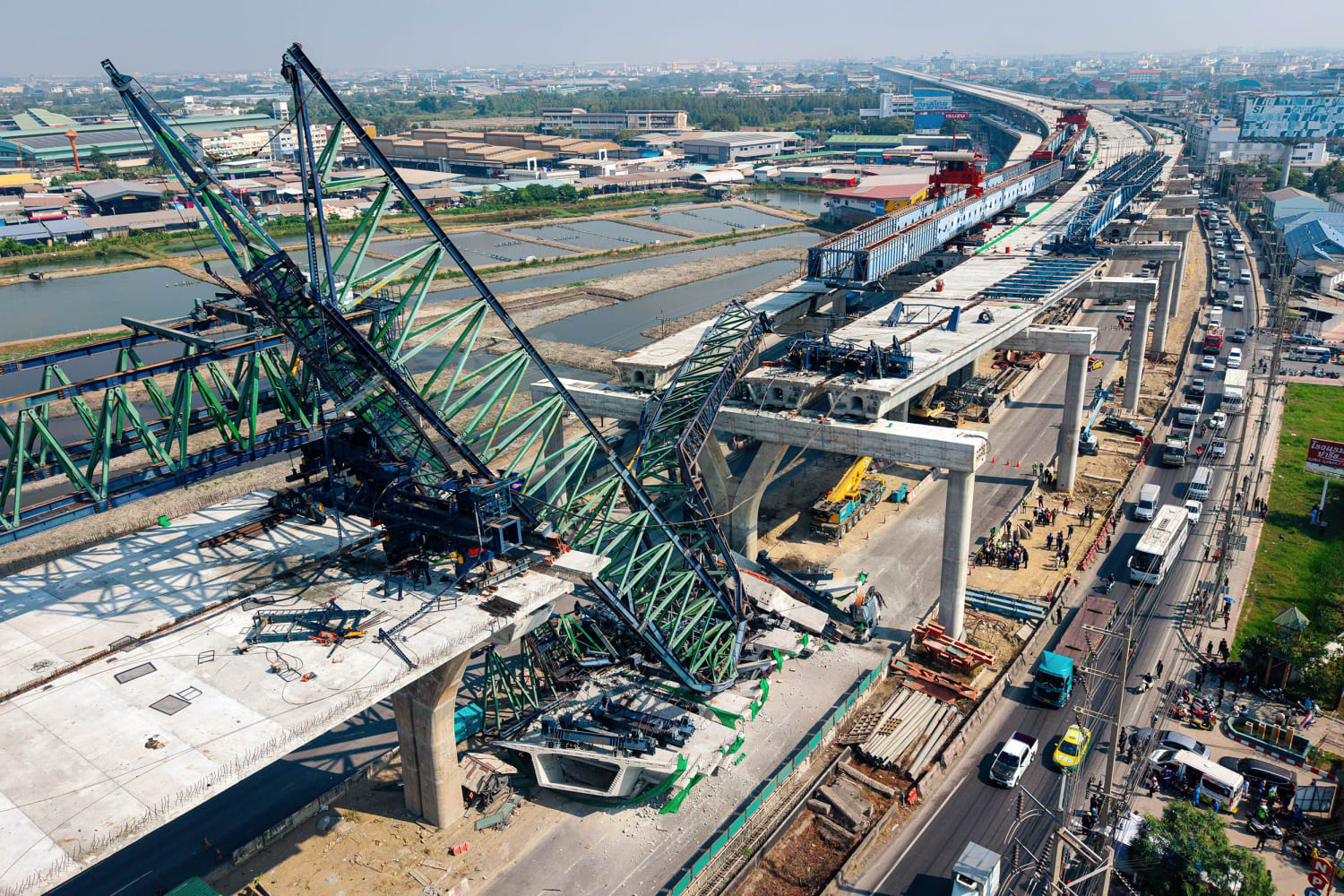 Fatal crane accident follows train derailment in Thailand with 2 casualties