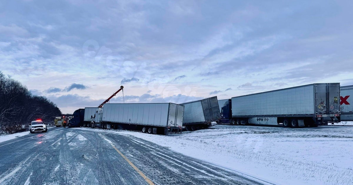 Indiana Toll Road section near South Bend closed following 30-car pileup