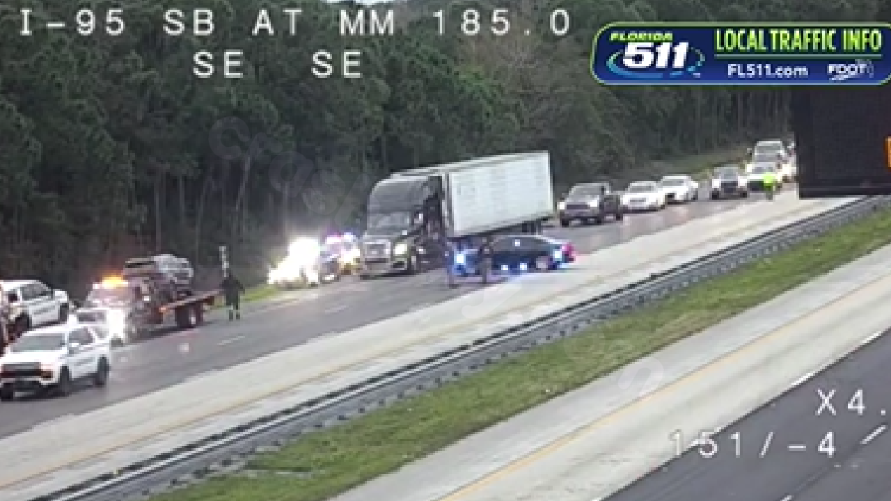 Two patrol cars collide on I-95 during investigation, according to troopers