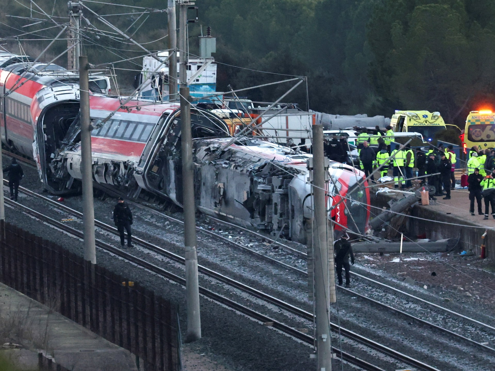 High-speed collision in Spain kills 39 live