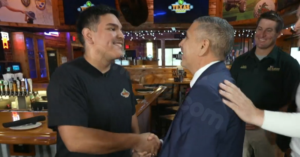 Texas Roadhouse worker saves couple from car crash, awarded scholarship to train as EMT