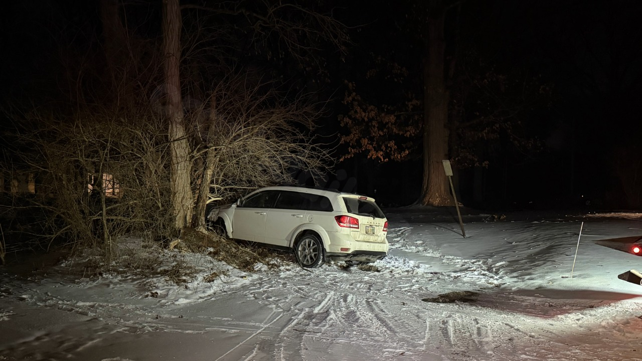 Collision with tree in Howland following police pursuit