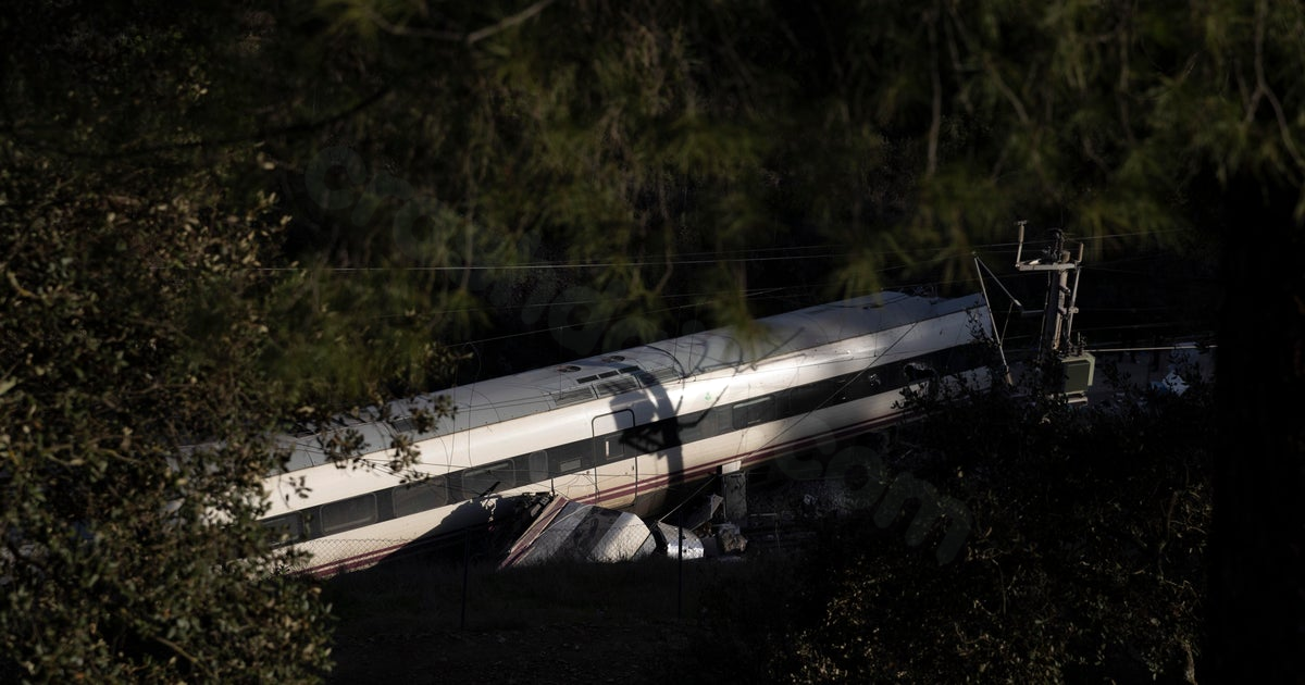Spain mourns deadliest rail accident in over 10 years