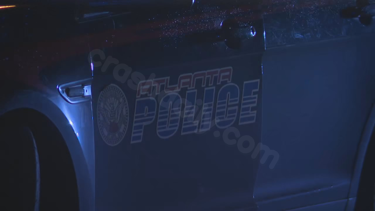 Deadly crash shuts down section of Lakewood Avenue in Southwest Atlanta