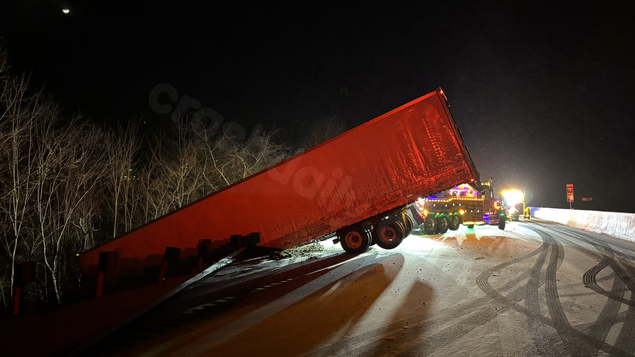 Accident on I-75 in Campbell County involving tractor-trailer