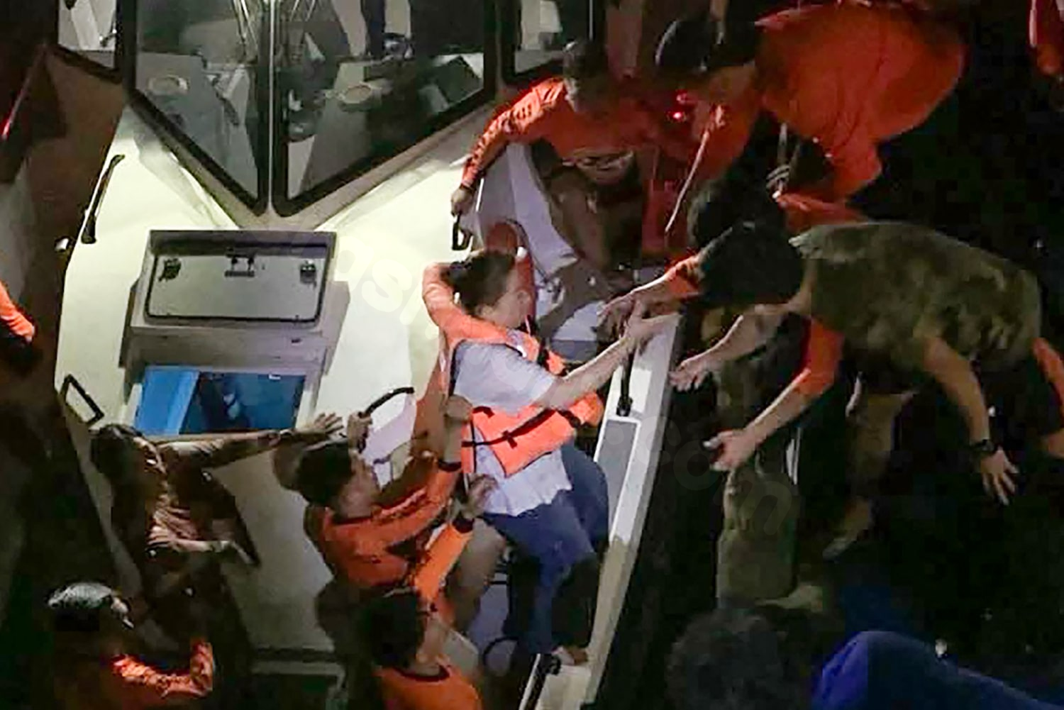 Ferry disaster in Philippines: 15 fatalities, hundreds saved