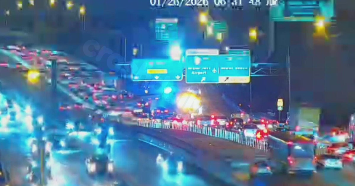Traffic delays after crashes in Miami-Dade and Broward on Monday morning