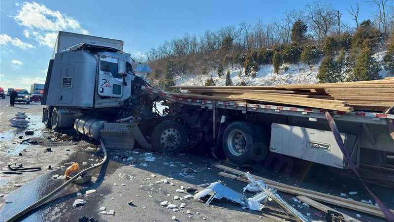 2 injured in I-275 crash with 3 semis
