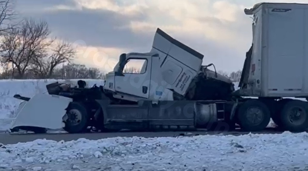 I-65 near Franklin shut down due to semi-truck accident