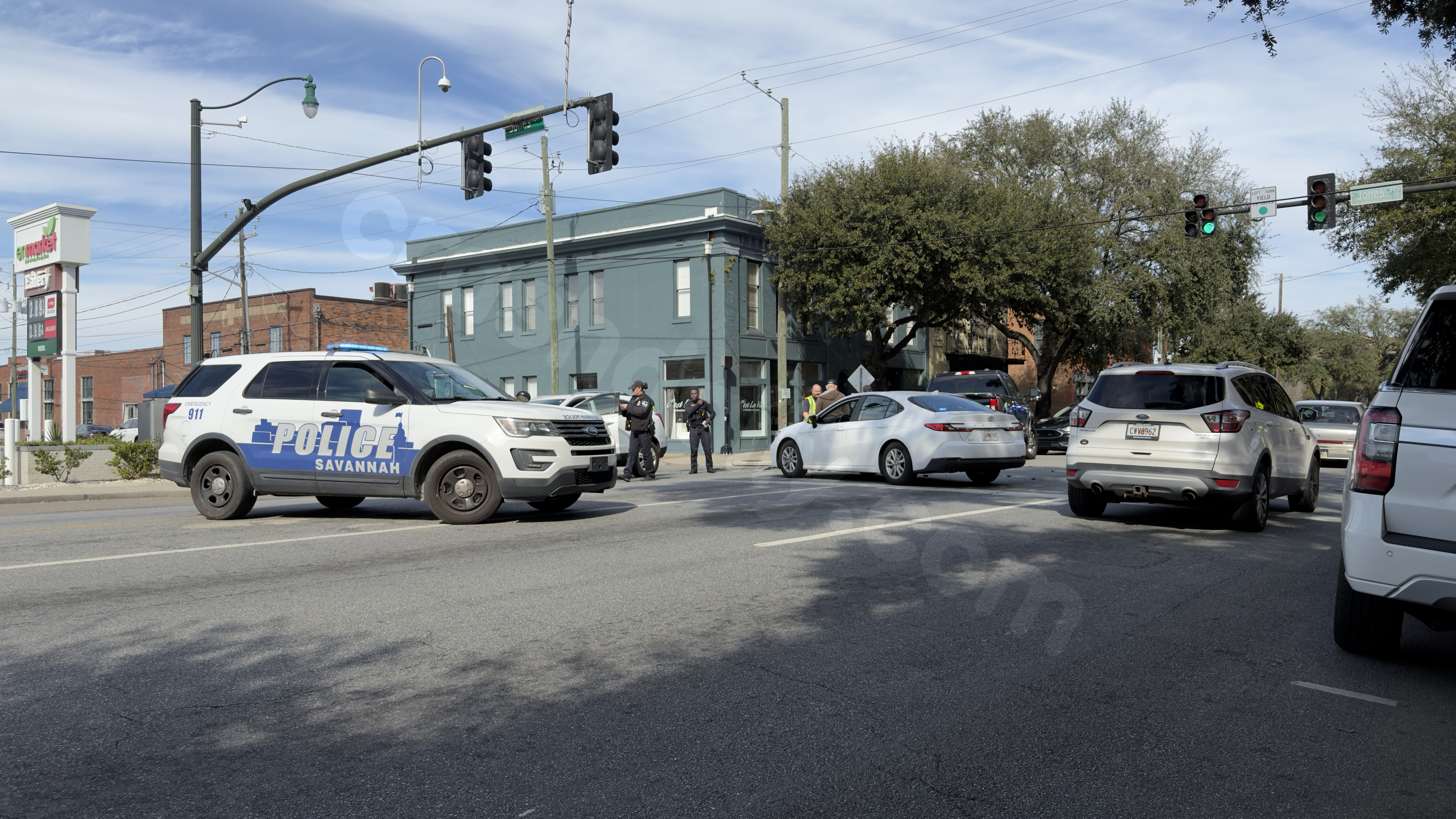 Intersection of MLK Blvd and Jones Closed Due to Accident