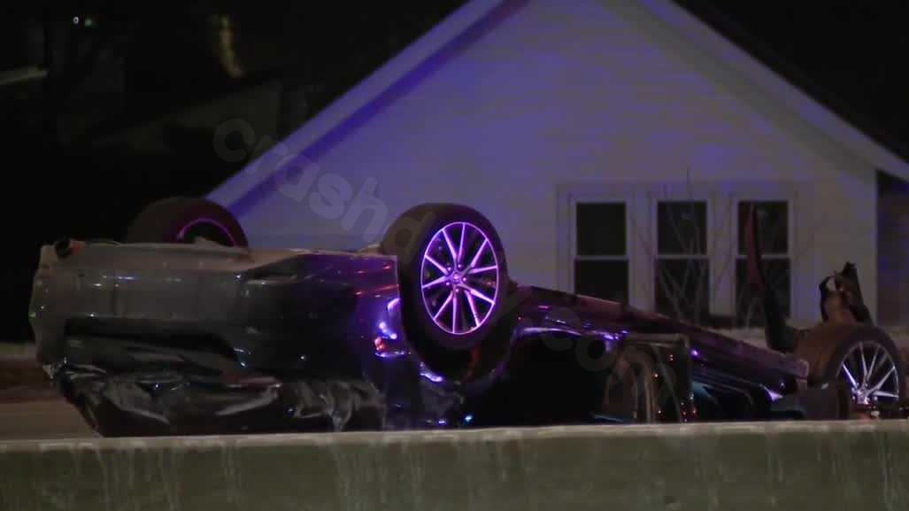Crash in Omaha causes injuries, shuts down section of Interstate 480