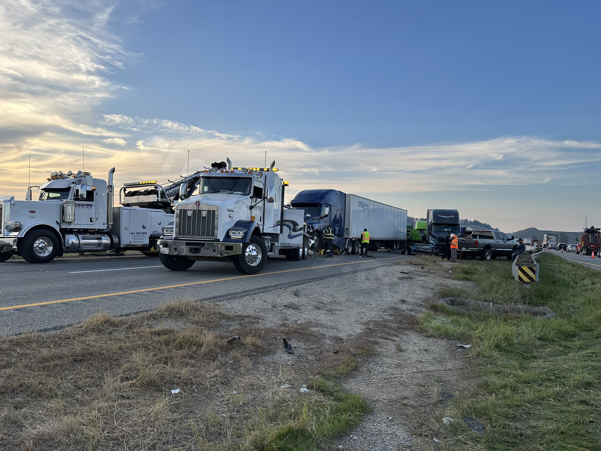 Fog contributes to 43-vehicle crash on Hwy. 58 near Bakersfield