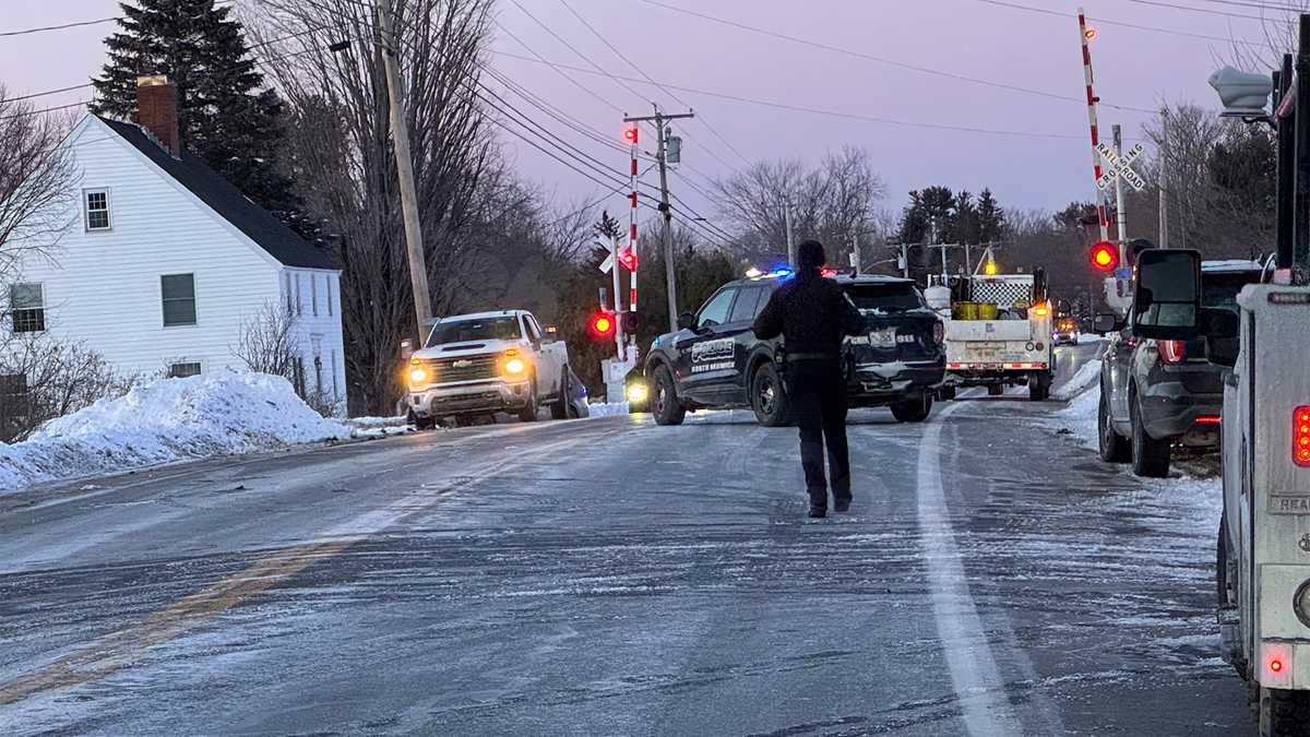 Fatal collision between truck and Downeaster train in North Berwick.