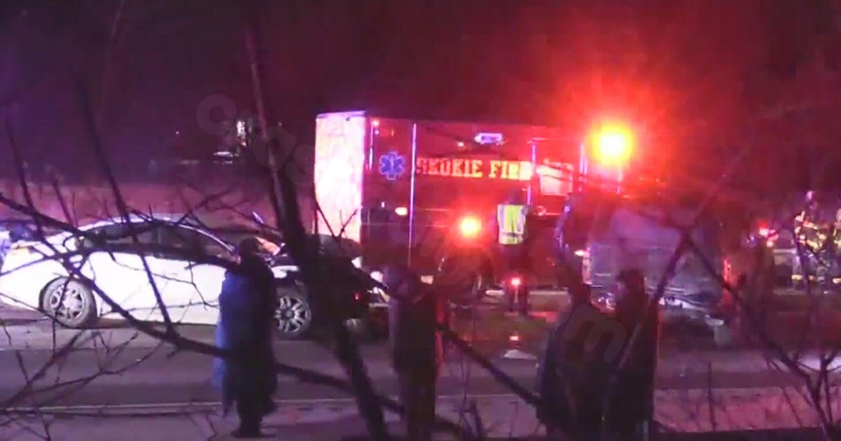 Crash on Edens Expressway involving 6 vehicles and pedestrian in Chicago's northern suburbs