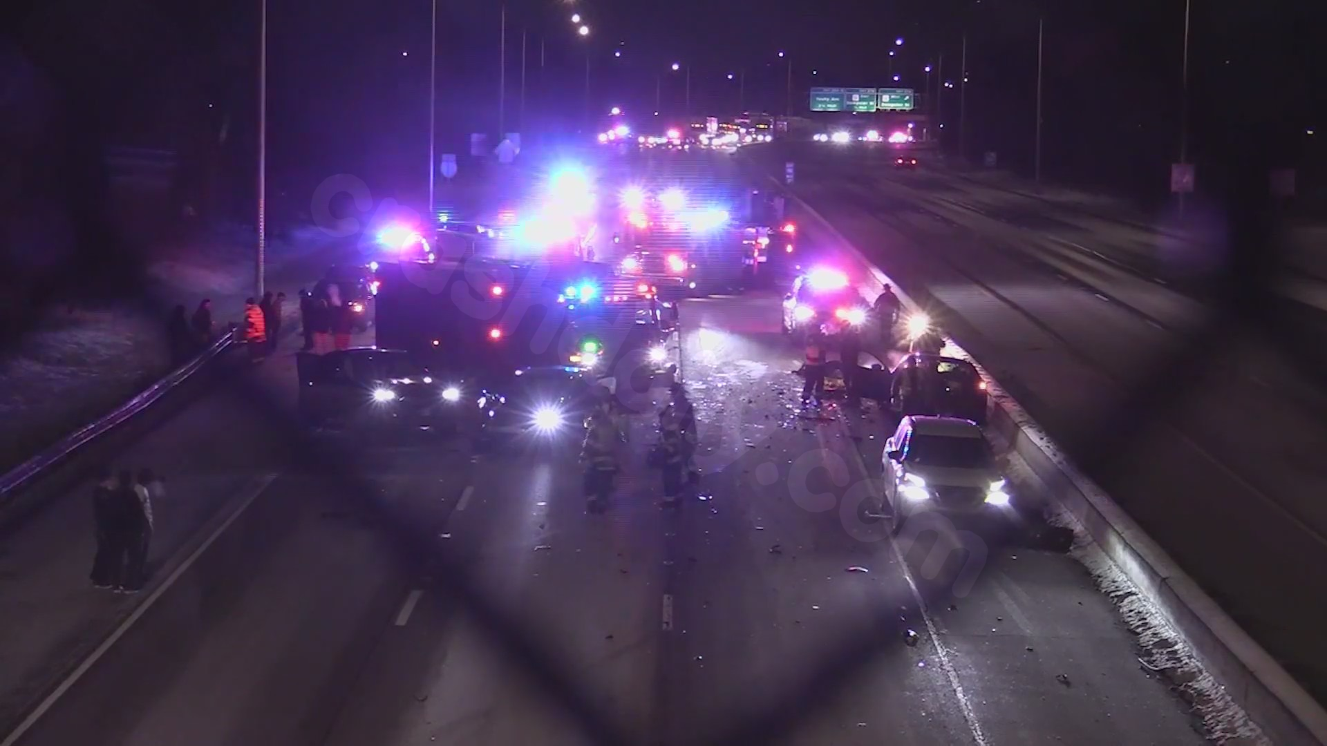 Lanes reopened after 6-car crash on NB Edens Expressway; pedestrian also struck, police report