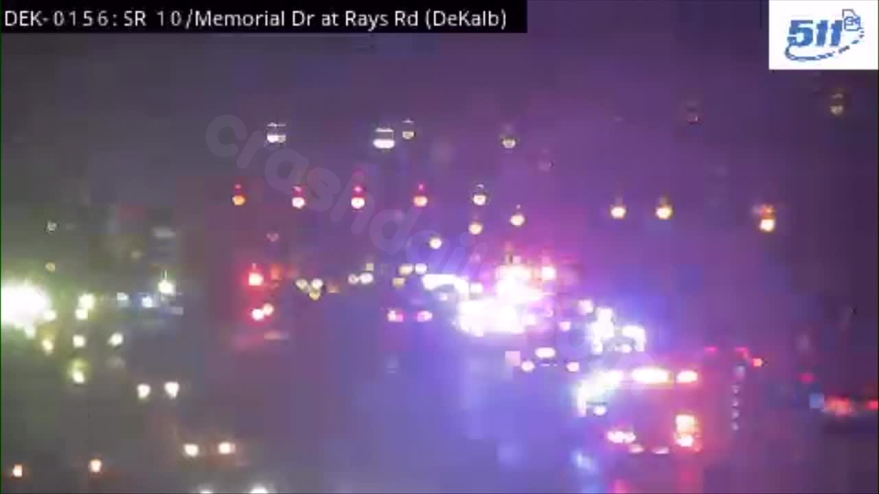 Multi-vehicle crash shuts down part of Memorial Drive in DeKalb County