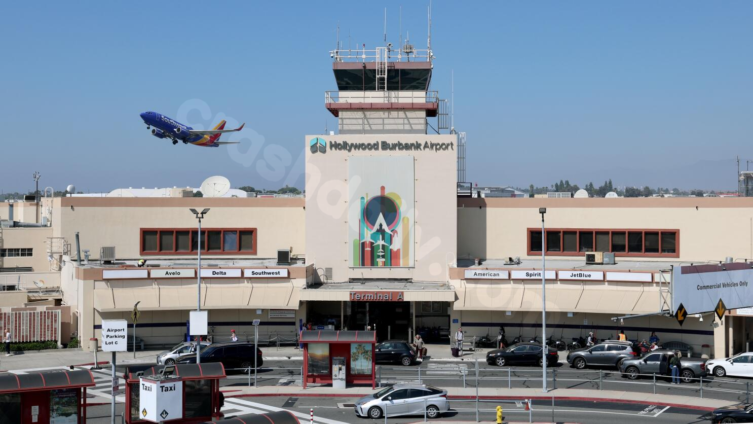 Why some fear Burbank airport is an accident waiting to happen. 'Everybody has had concerns'