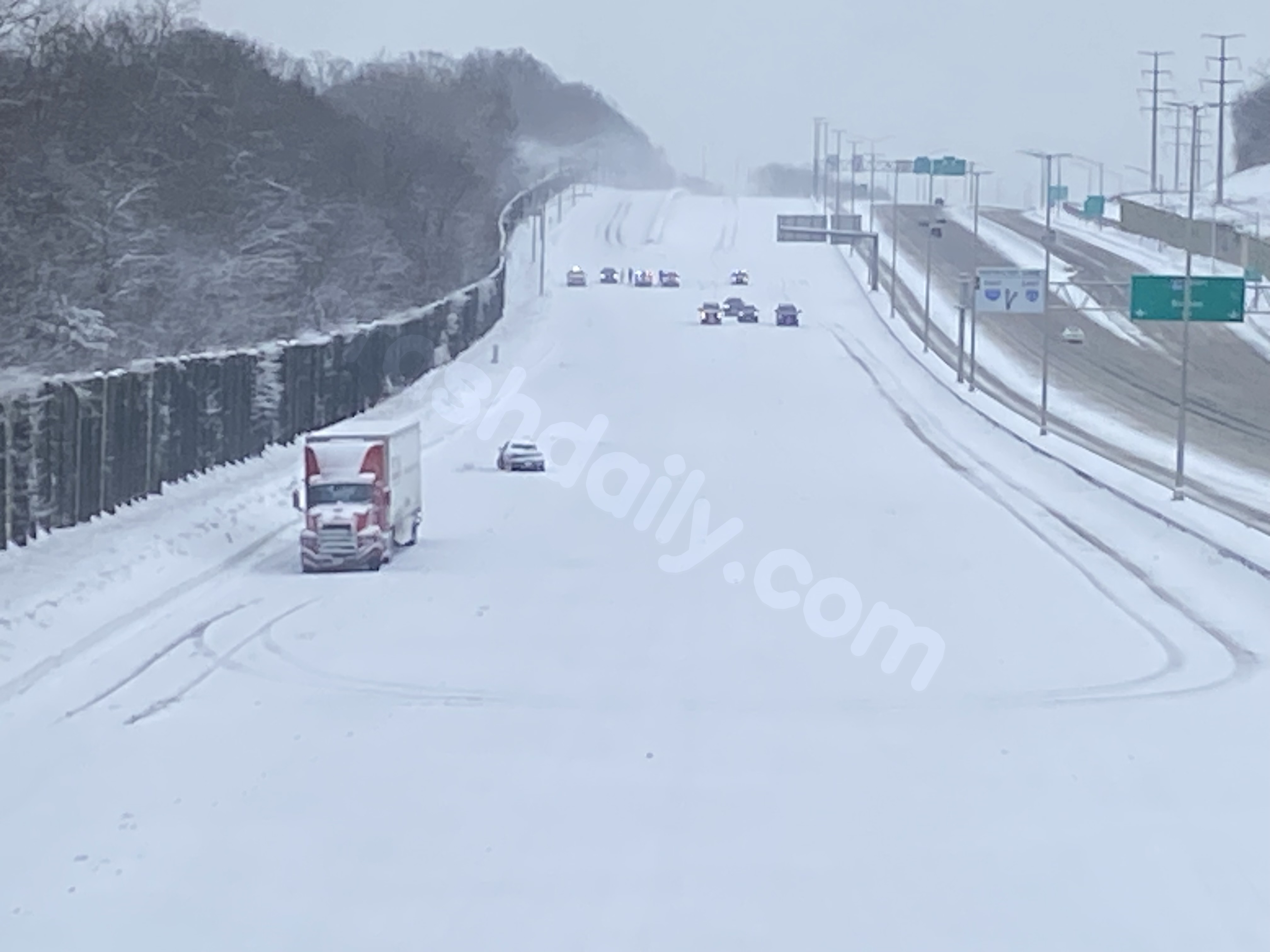 Crash involving tractor-trailer closes I-84 west in East Hartford
